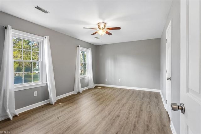 8 Martha CT, Poquoson, VA 23662