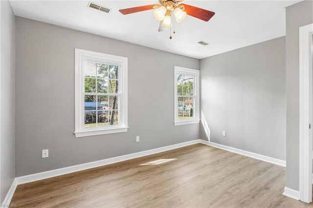 8 Martha CT, Poquoson, VA 23662