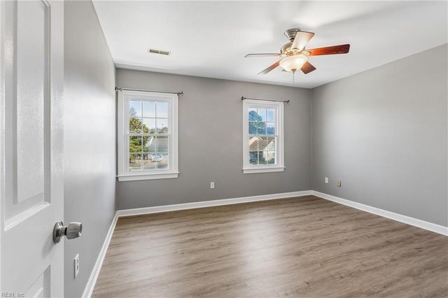 8 Martha CT, Poquoson, VA 23662