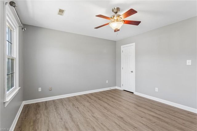 8 Martha CT, Poquoson, VA 23662