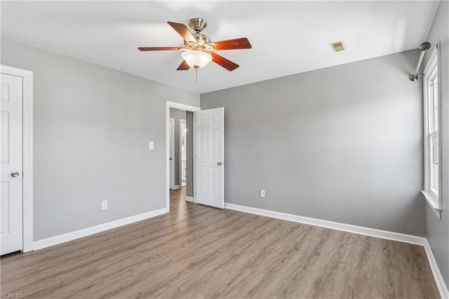 8 Martha CT, Poquoson, VA 23662