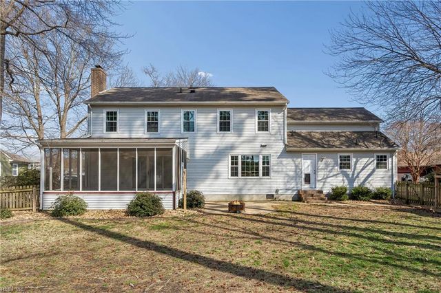 8 Martha CT, Poquoson, VA 23662