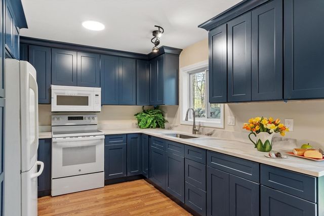 41 Maple St, Randolph, MA 02368