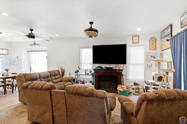 830 SW Fillmore ST, Topeka, KS 66606