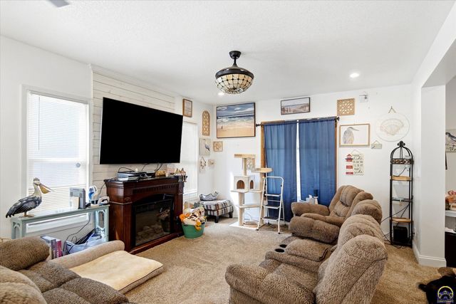 830 SW Fillmore ST, Topeka, KS 66606