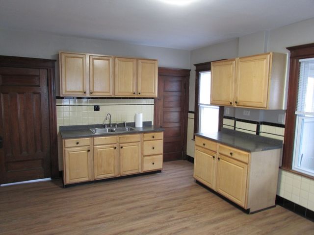 78 Prospect St, Springfield, MA 01107