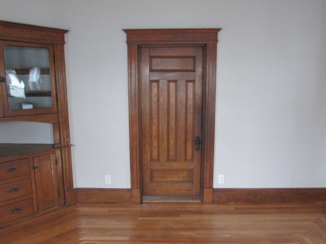 78 Prospect St, Springfield, MA 01107