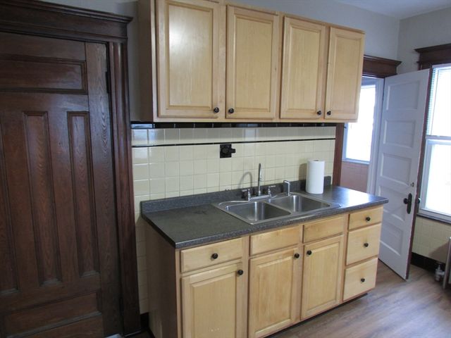 78 Prospect St, Springfield, MA 01107