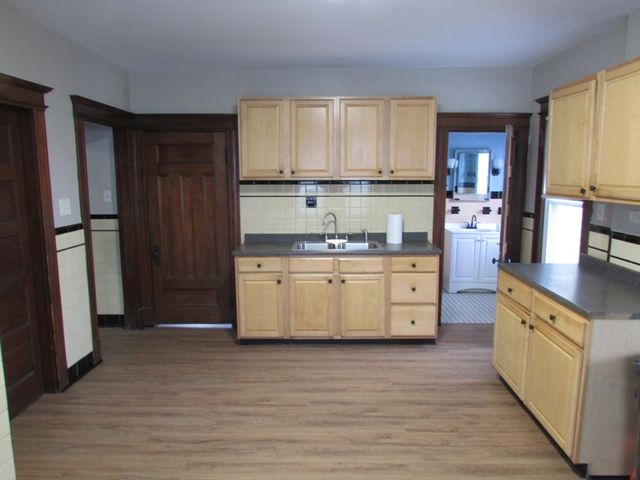 78 Prospect St, Springfield, MA 01107