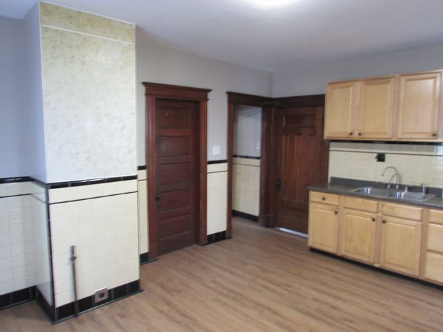 78 Prospect St, Springfield, MA 01107