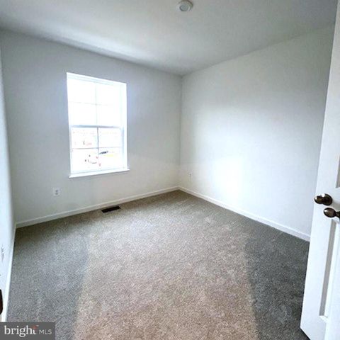 11 ABIGAIL ST, Charles Town, WV 25414