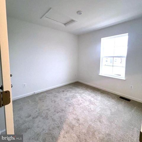 11 ABIGAIL ST, Charles Town, WV 25414