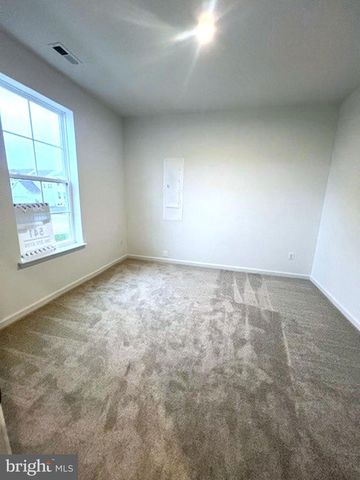 11 ABIGAIL ST, Charles Town, WV 25414