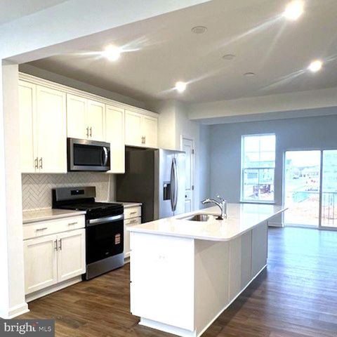 11 ABIGAIL ST, Charles Town, WV 25414