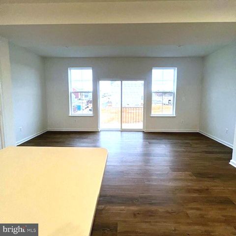 11 ABIGAIL ST, Charles Town, WV 25414