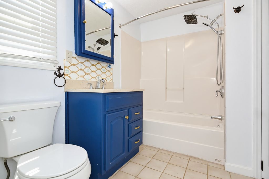 Image 15 of property listing at 615 Ocean Blvd Unit 22, Hampton, NH 03842