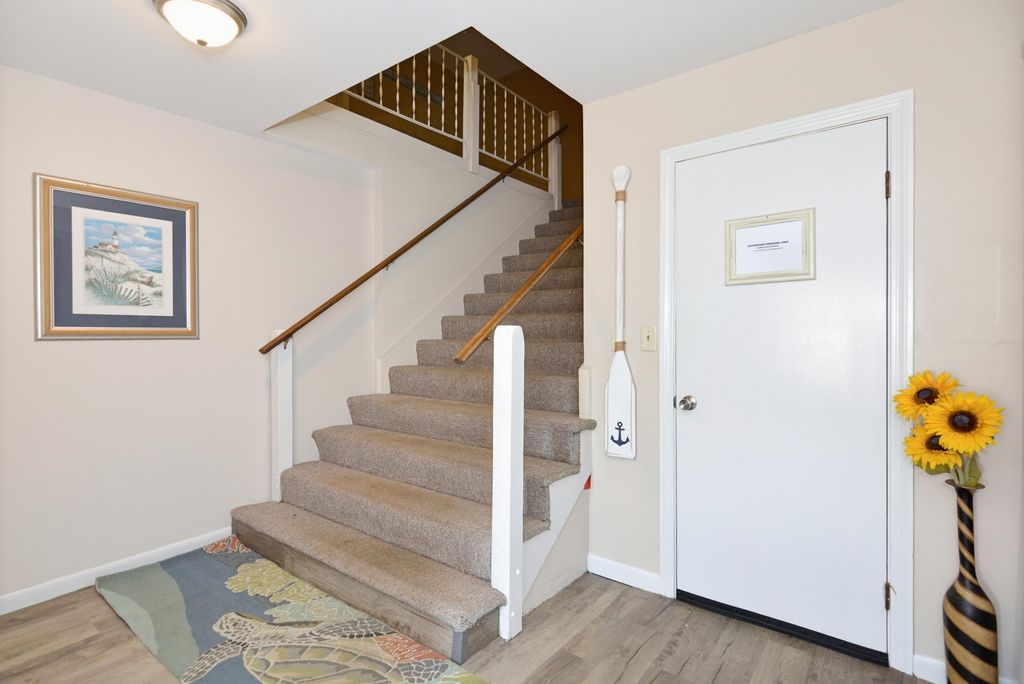 Image 17 of property listing at 615 Ocean Blvd Unit 22, Hampton, NH 03842