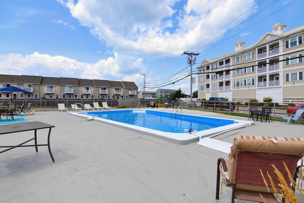 Image 20 of property listing at 615 Ocean Blvd Unit 22, Hampton, NH 03842