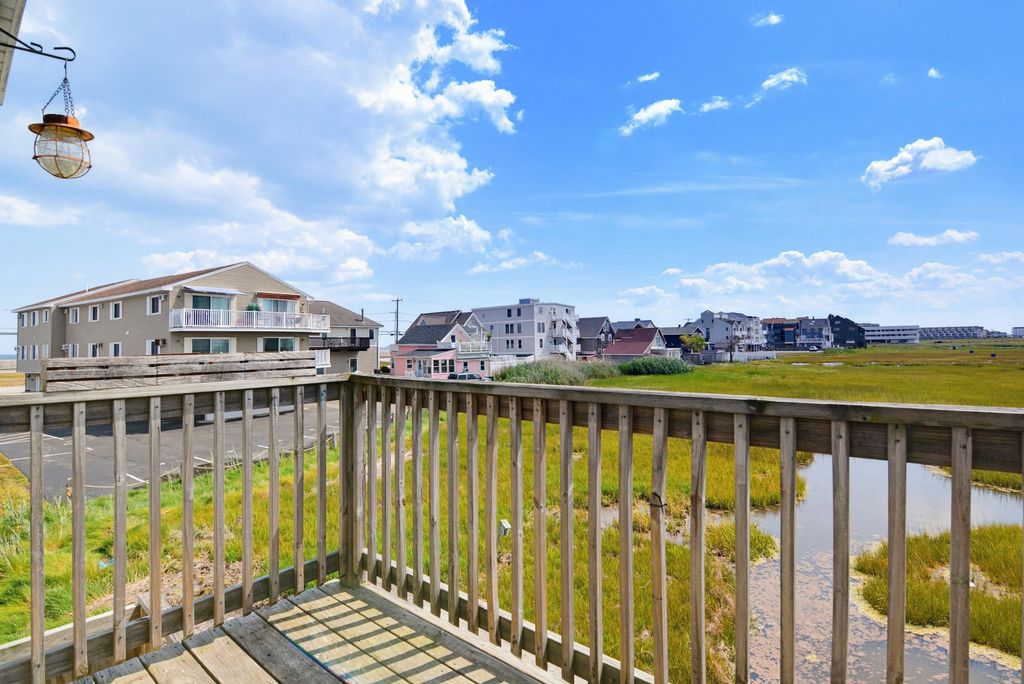 Image 22 of property listing at 615 Ocean Blvd Unit 22, Hampton, NH 03842