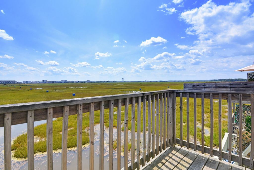 Image 8 of property listing at 615 Ocean Blvd Unit 22, Hampton, NH 03842