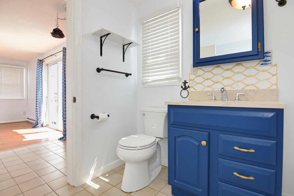 Image 10 of property listing at 615 Ocean Blvd Unit 22, Hampton, NH 03842