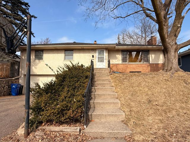 2035 California Avenue E, Saint Paul, MN 55119