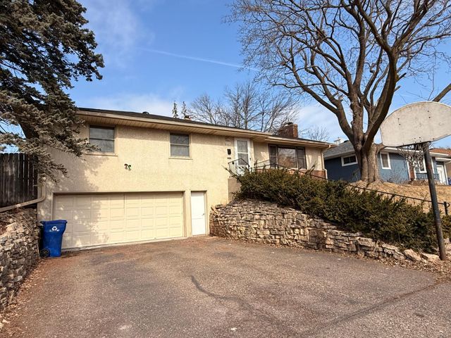 2035 California Avenue E, Saint Paul, MN 55119