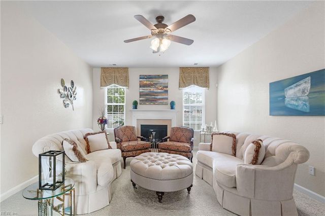 509 Hanbury RD W, Chesapeake, VA 23322