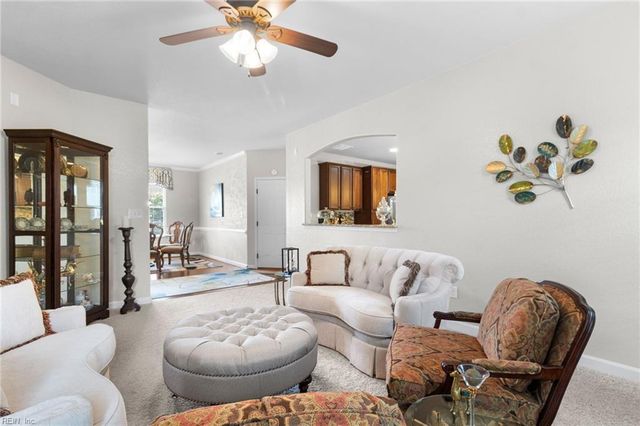 509 Hanbury RD W, Chesapeake, VA 23322