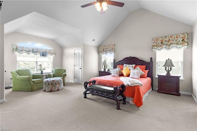 509 Hanbury RD W, Chesapeake, VA 23322