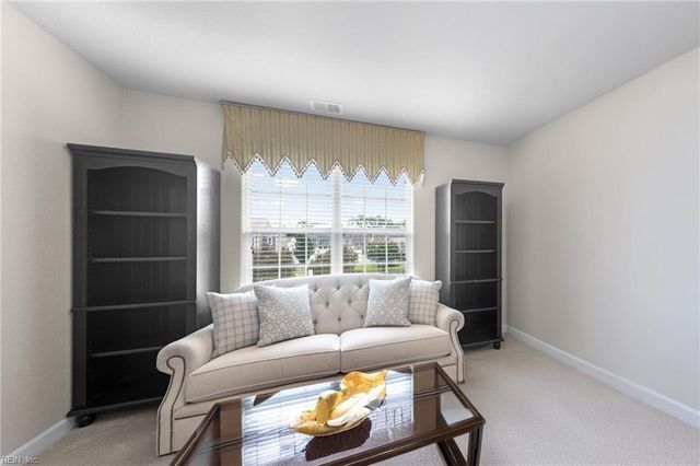 509 Hanbury RD W, Chesapeake, VA 23322