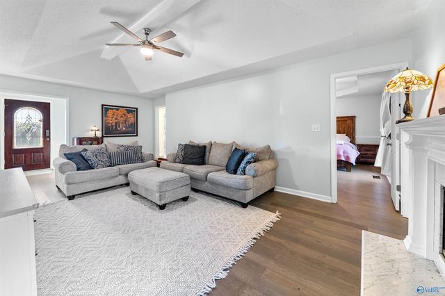 117 Spring Tanner Road, Hazel Green, AL 35750