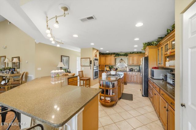 180 Old Sink Church Rd, Tellico Plains, TN 37385
