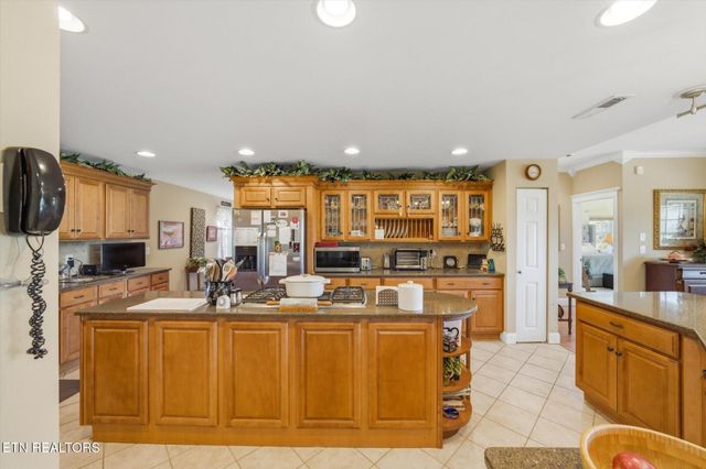 180 Old Sink Church Rd, Tellico Plains, TN 37385