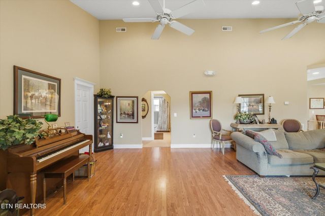 180 Old Sink Church Rd, Tellico Plains, TN 37385