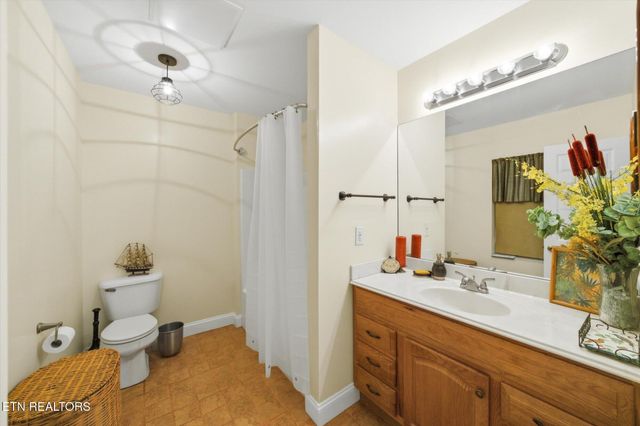 180 Old Sink Church Rd, Tellico Plains, TN 37385