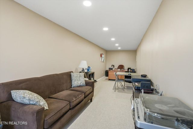 180 Old Sink Church Rd, Tellico Plains, TN 37385