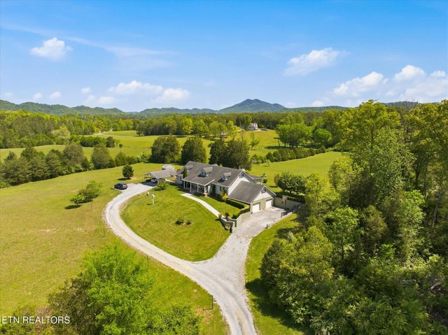 180 Old Sink Church Rd, Tellico Plains, TN 37385