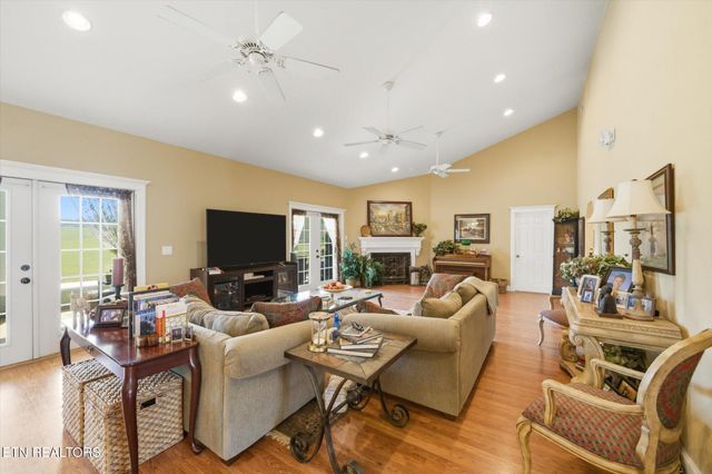 180 Old Sink Church Rd, Tellico Plains, TN 37385