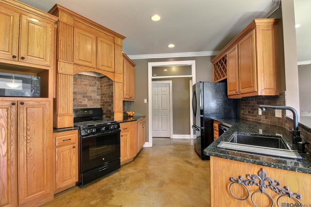 8178 Acadiana Ave, Denham Springs, LA 70706