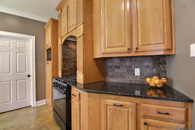 8178 Acadiana Ave, Denham Springs, LA 70706