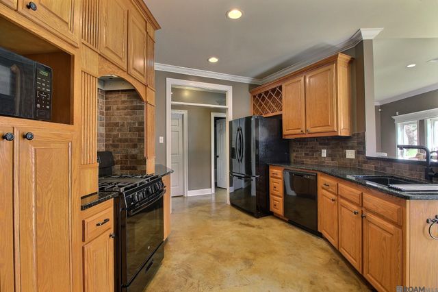 8178 Acadiana Ave, Denham Springs, LA 70706