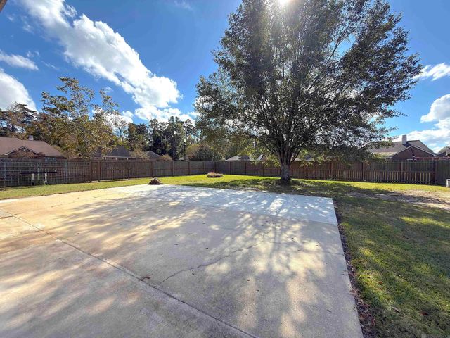 8178 Acadiana Ave, Denham Springs, LA 70706