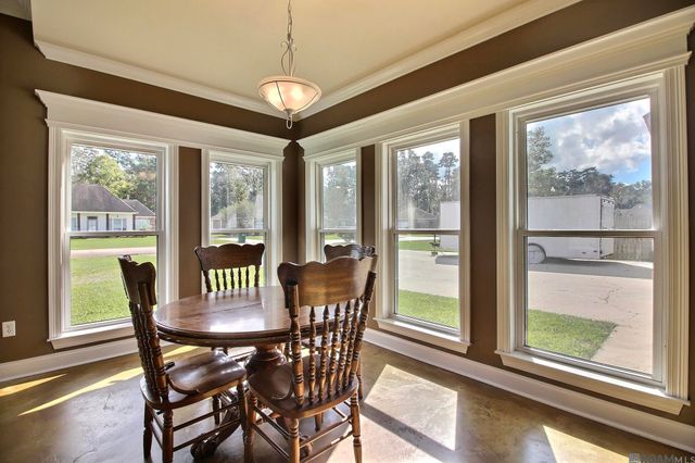 8178 Acadiana Ave, Denham Springs, LA 70706