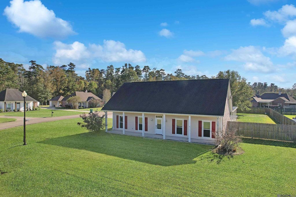 8178 Acadiana Ave, Denham Springs, LA 70706