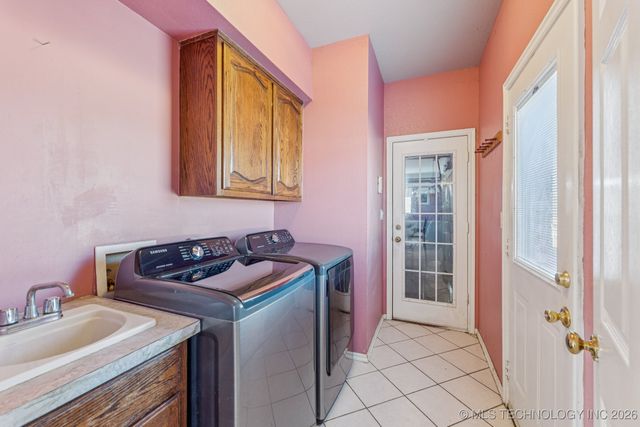 8109 S Winwood Lane, Broken Arrow, OK 74014