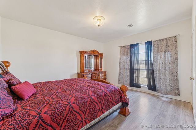 8109 S Winwood Lane, Broken Arrow, OK 74014