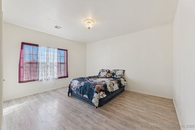 8109 S Winwood Lane, Broken Arrow, OK 74014