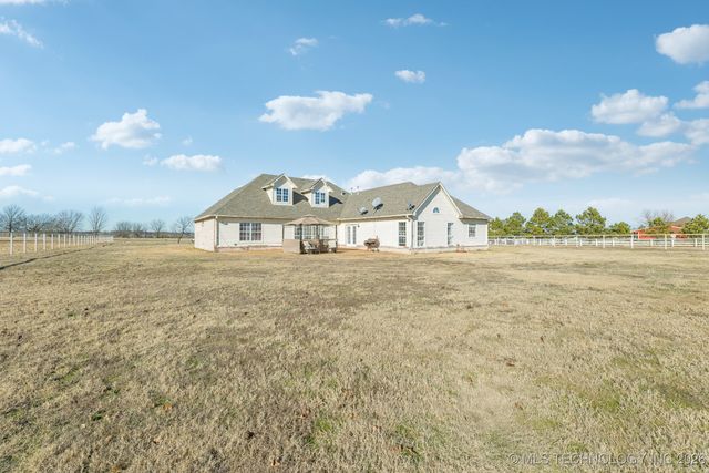 8109 S Winwood Lane, Broken Arrow, OK 74014