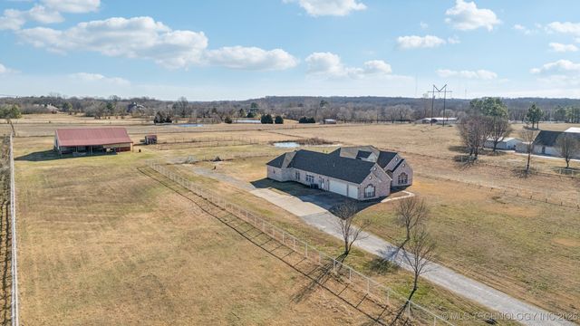 8109 S Winwood Lane, Broken Arrow, OK 74014